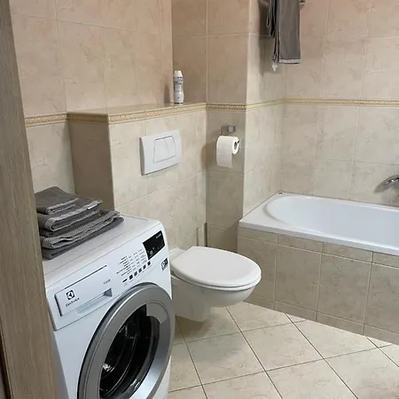 Apartament 12