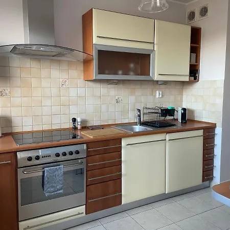 Apartament 12 *